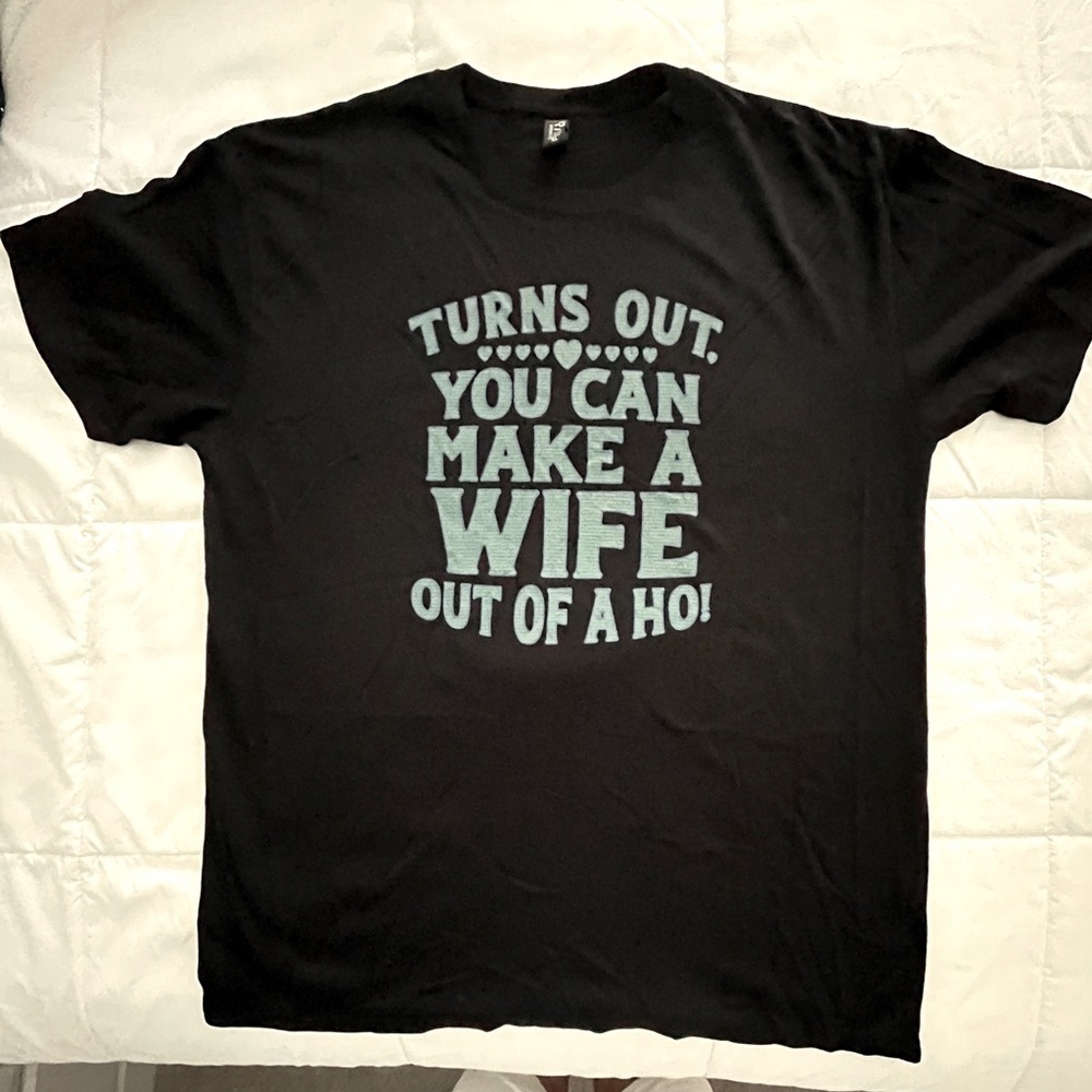 Black Graphic Men's T-Shirt. Size XL. NWOT